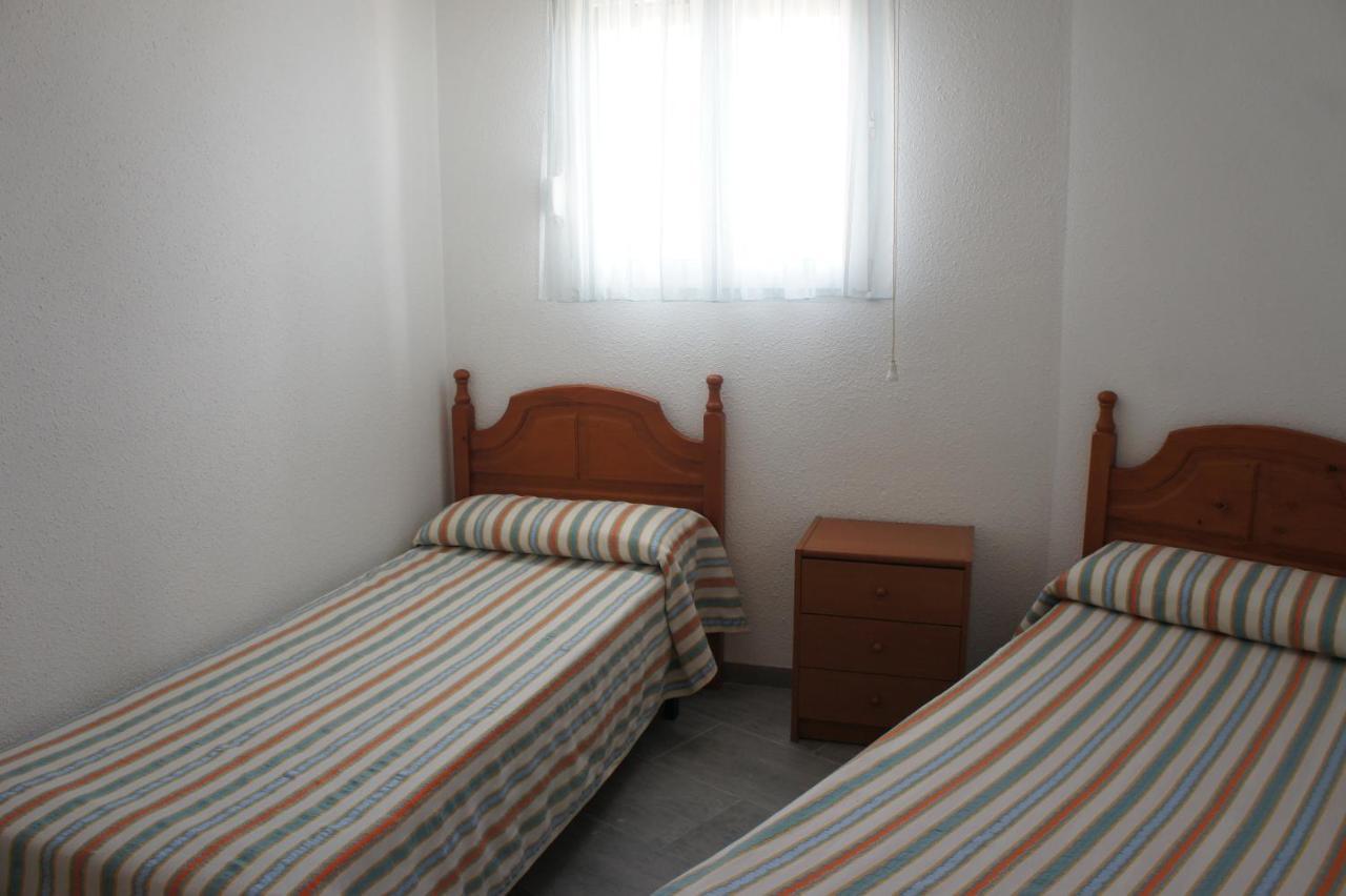 Apartamento dos dormitorios, primera línea y aire acondicionado Peñíscola Exterior foto